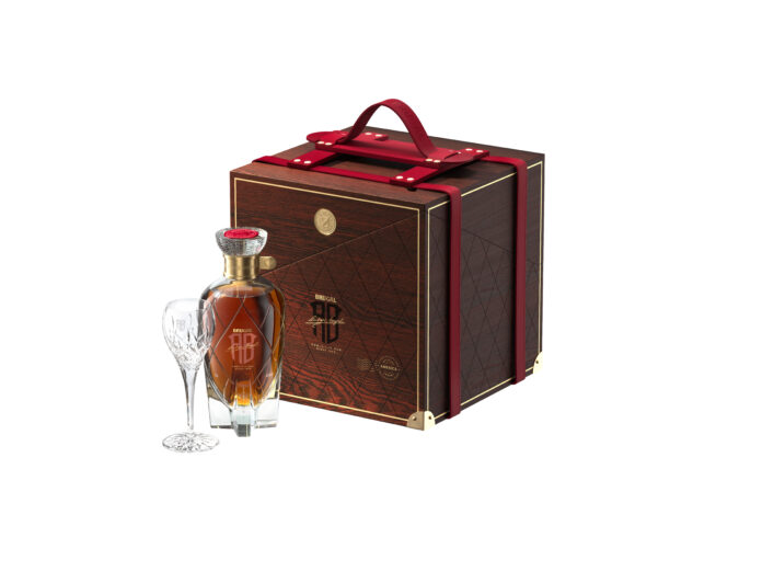 AndresBrugal 2.0 3_4 Closed Box + Bottle Transparent