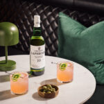 Laphroaig_Paloma_portrait_lifestyle_10yo_2_glasses_4975793