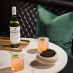 Laphroaig_Paloma_portrait_lifestyle_oak_select-2_glasses_4975795